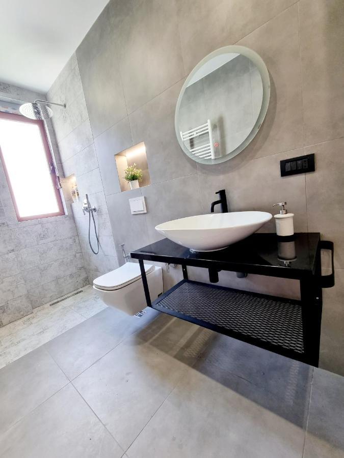 Vacation Home Near The Sea Durres Ngoại thất bức ảnh